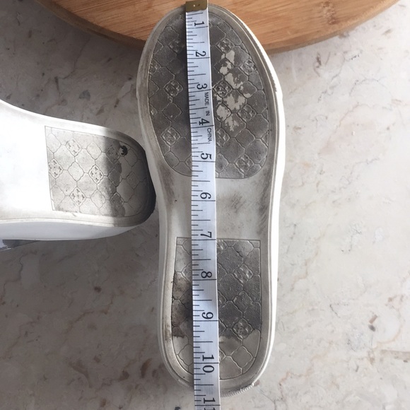 Nanette Lepore  “Whitney” slip on shoes. 8M - Picture 5 of 8